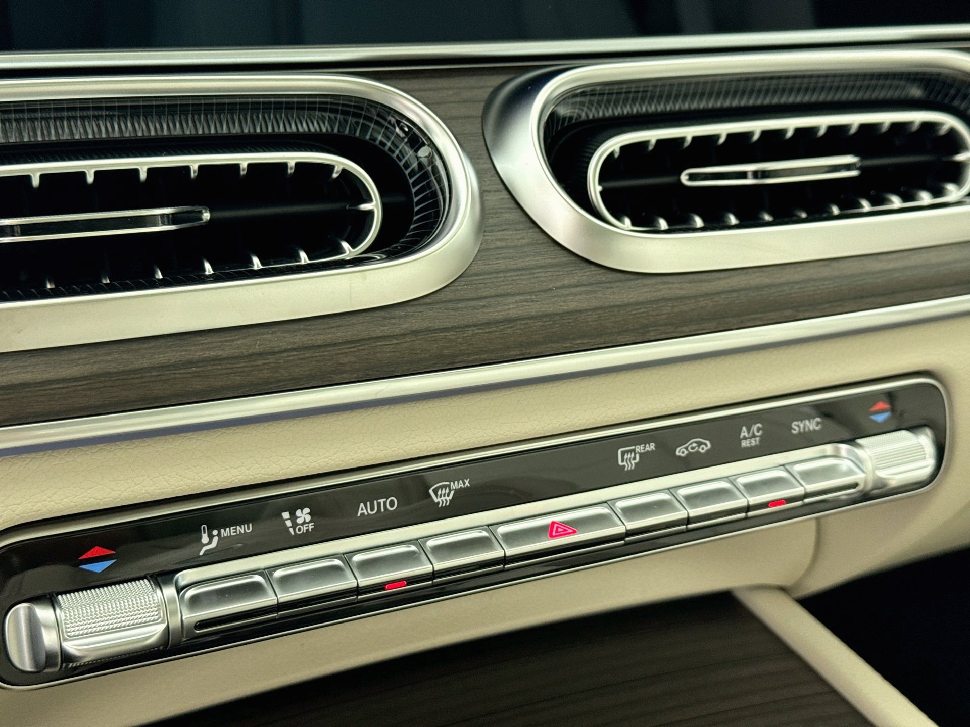 New 2027 Mercedes-Benz GLS 450 4MATIC image 16