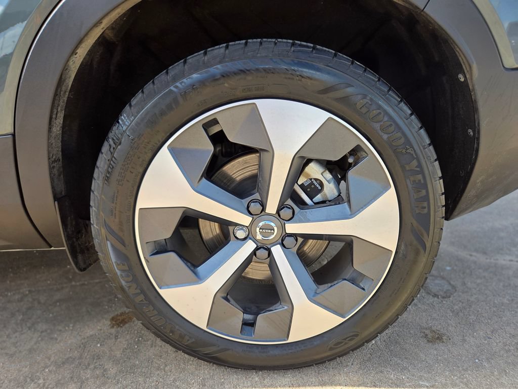 Used 2026 Volvo XC40 B5 Plus w/ Protection Package Premier AWD/4WD image 35