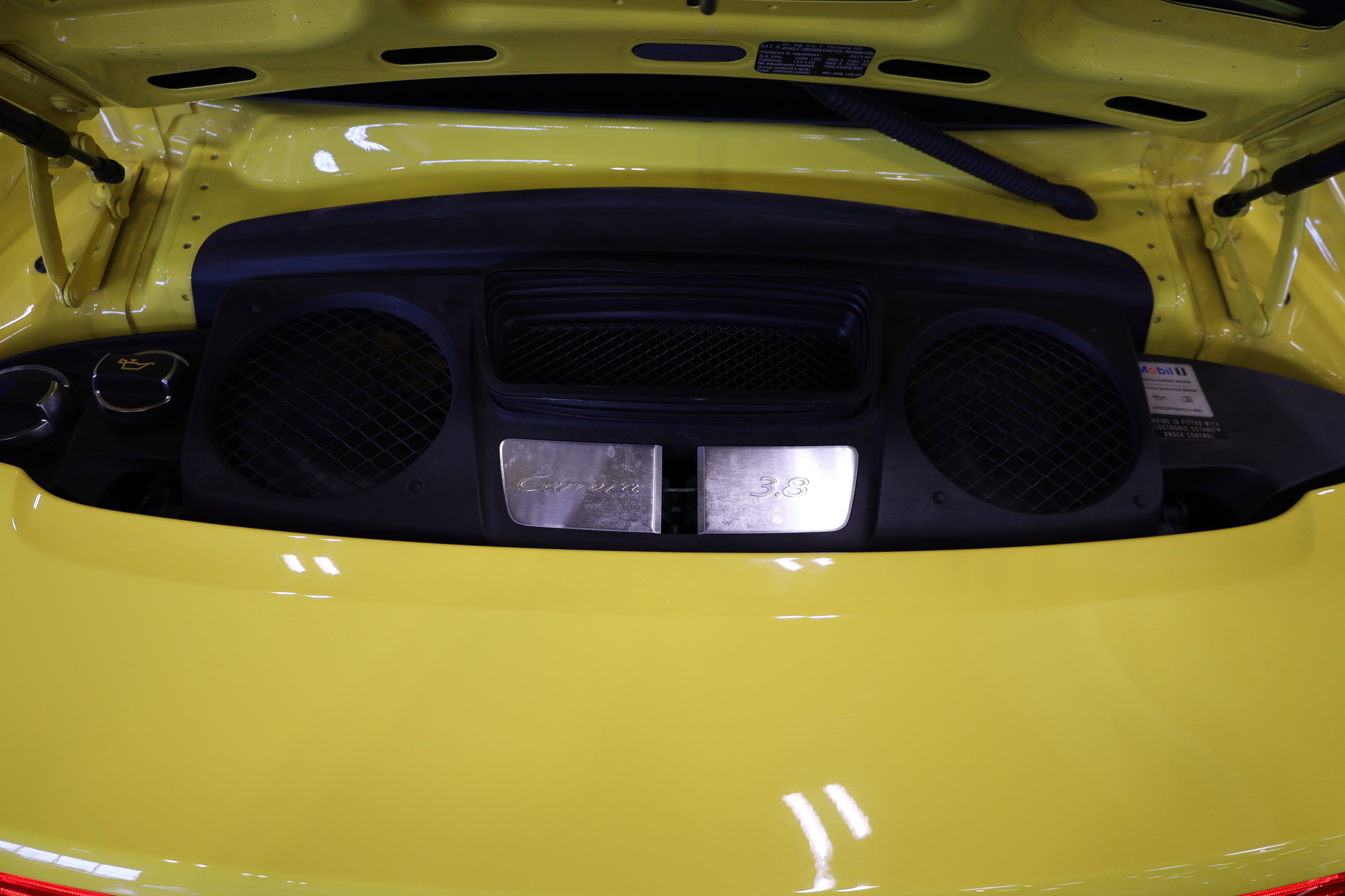 Used 2013 Porsche 911 Carrera 4S image 37