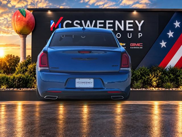 Used 2023 Chrysler 300 Touring w/ Sport Appearance Package RWD image 4