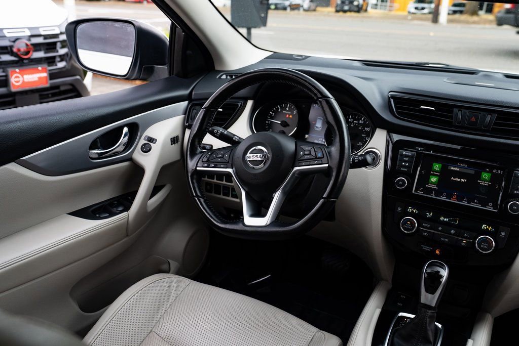 Used 2020 Nissan Rogue Sport SL w/ Premium Package FWD image 9