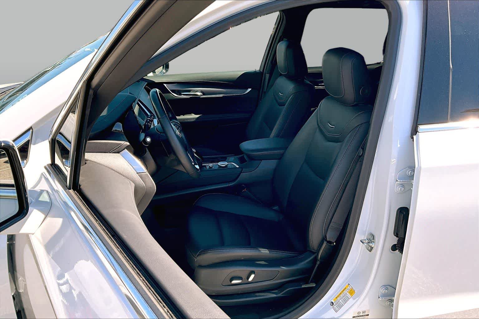 Used 2024 Cadillac XT6 Luxury FWD image 7