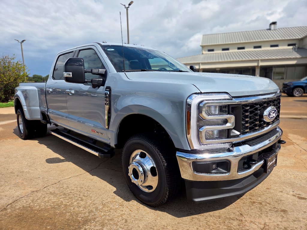 New 2027 Ford F350 Lariat w/ FX4 Off-Road Package AWD/4WD image 3