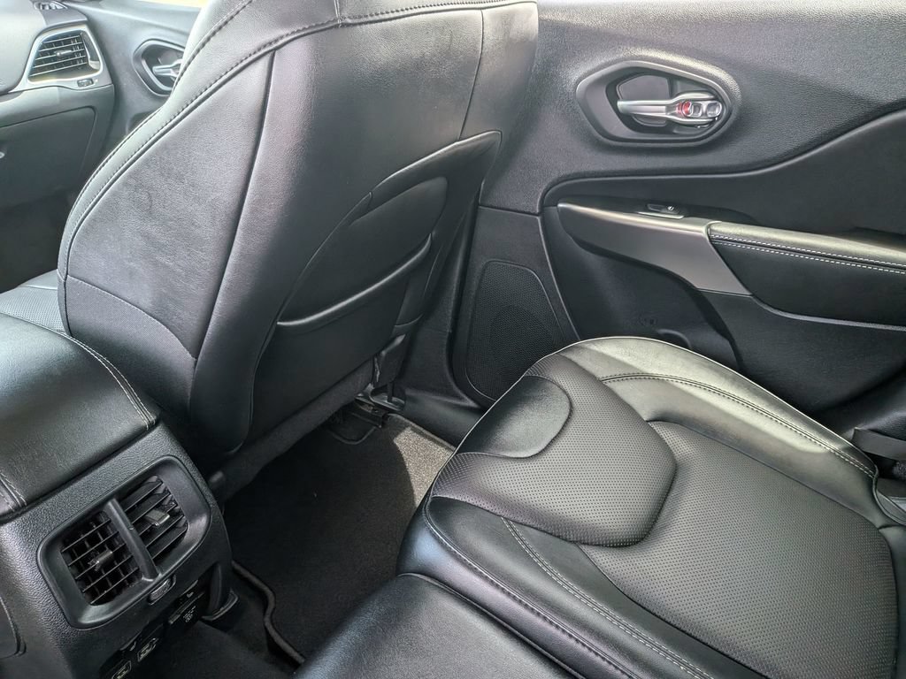Used 2022 Jeep Cherokee Limited w/ Elite Package AWD/4WD image 34