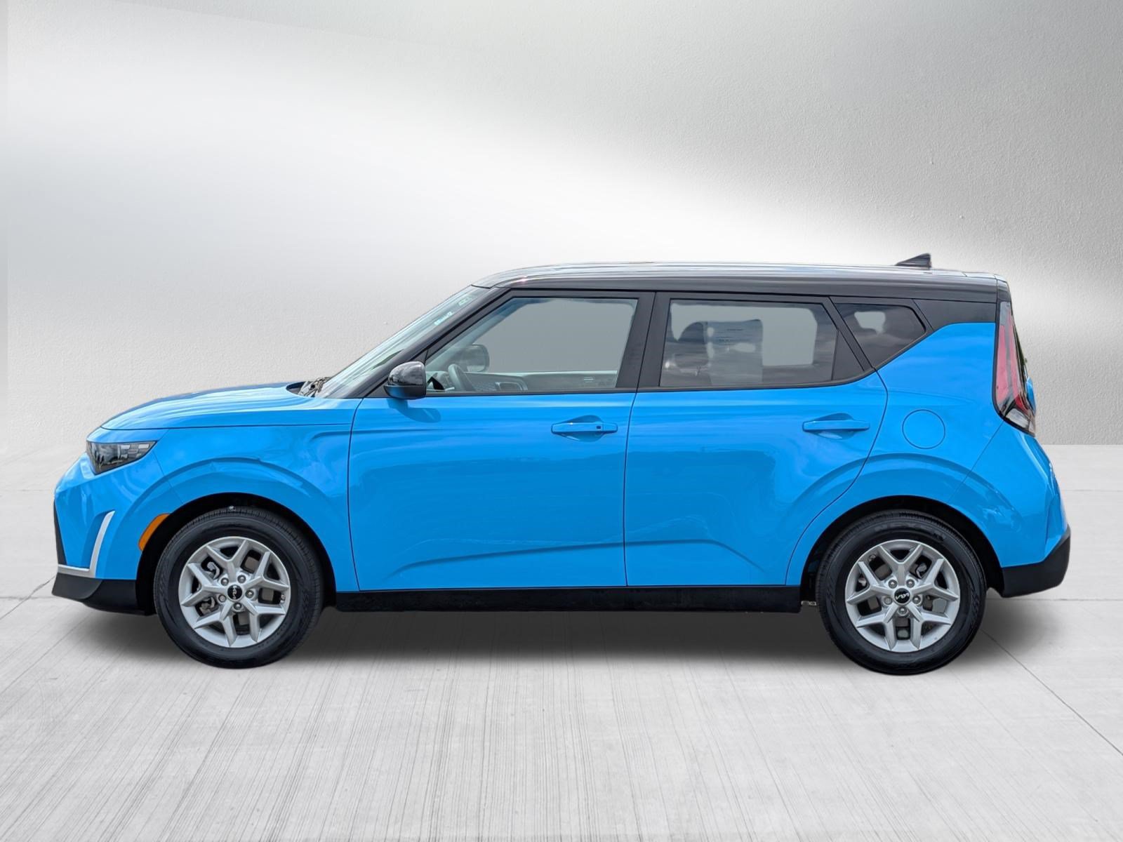 Certified 2025 Kia Soul S FWD image 4