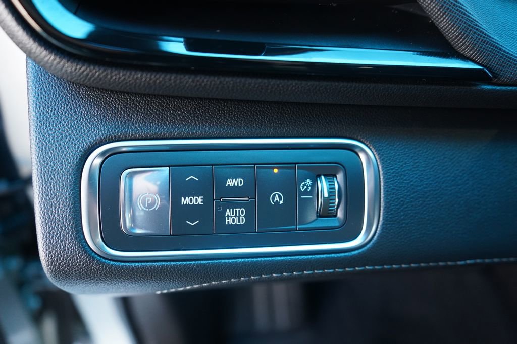 Used 2025 Buick Enclave Preferred AWD/4WD image 30
