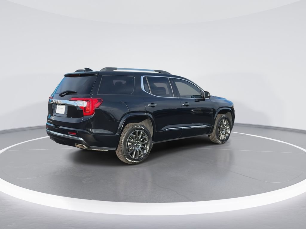 Used 2023 GMC Acadia Denali w/ Black Diamond Edition image 8