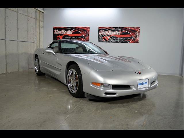 Used 1997 Chevrolet Corvette Coupe w/ Memory Pkg RWD image 2