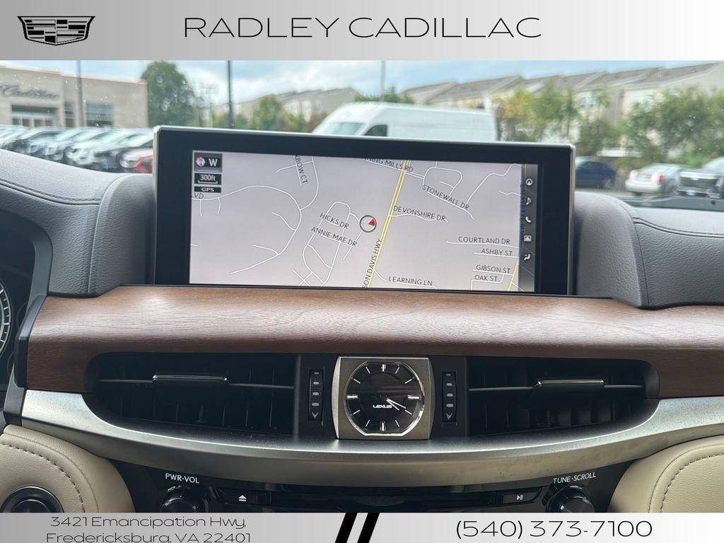 Used 2019 Lexus LX 570 4WD w/ Luxury Package image 7