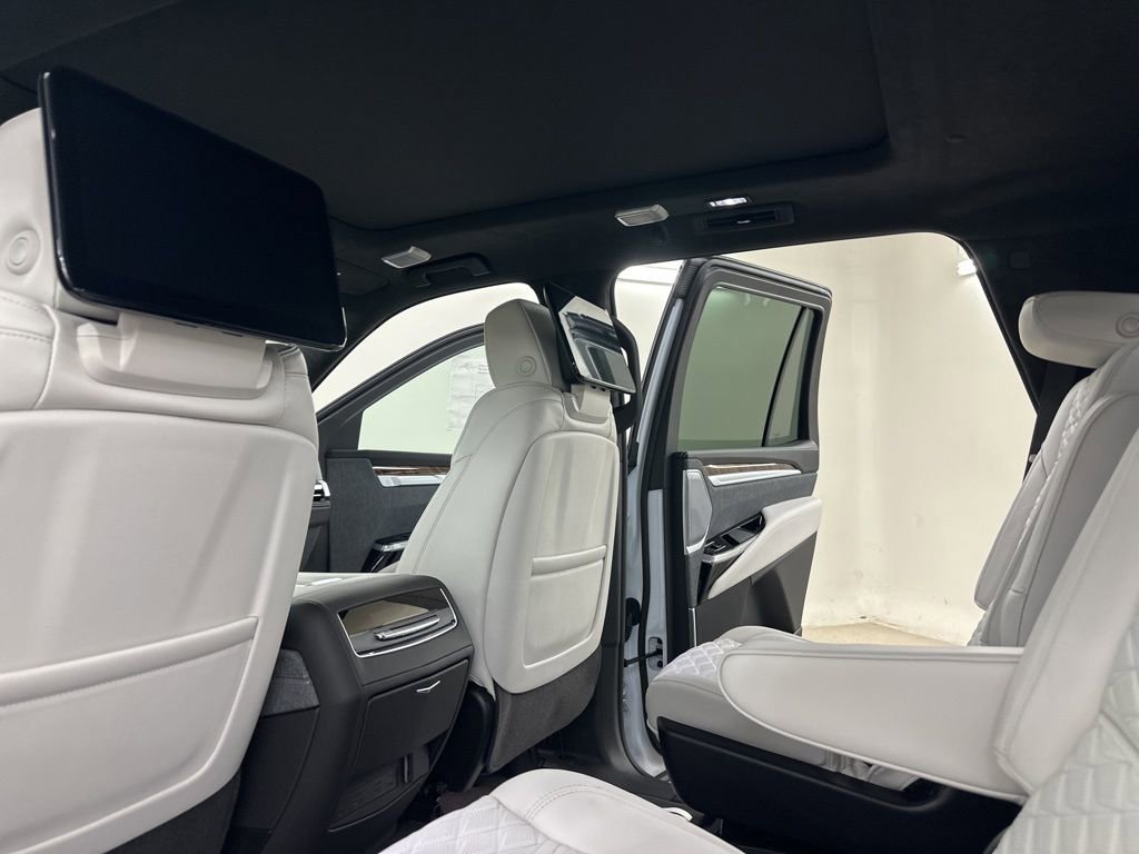 New 2026 Cadillac Escalade Platinum Sport w/ LPO, ONYX Package image 25