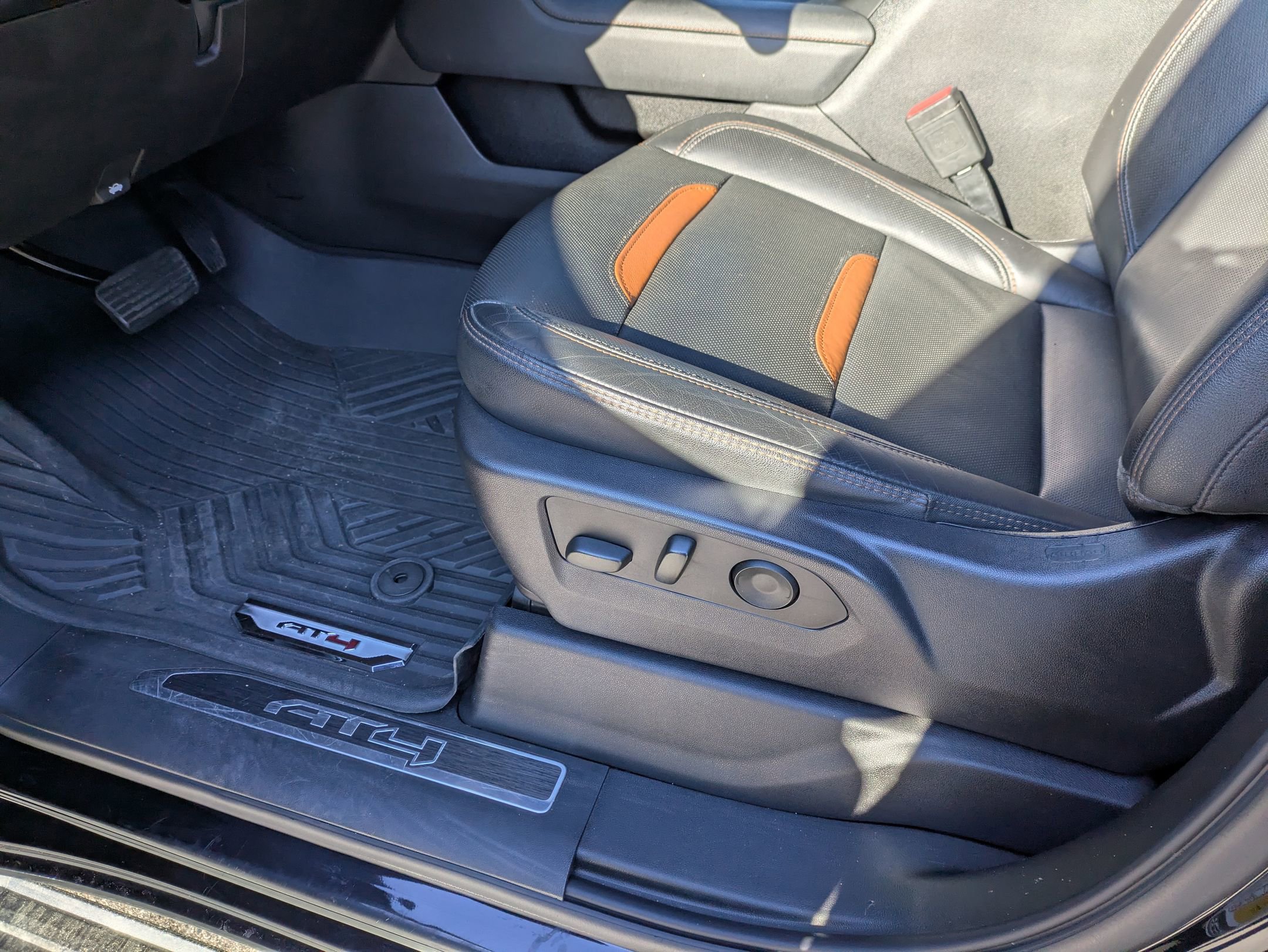 Used 2024 GMC Sierra 2500 AT4 w/ AT4 Premium Plus Package image 13