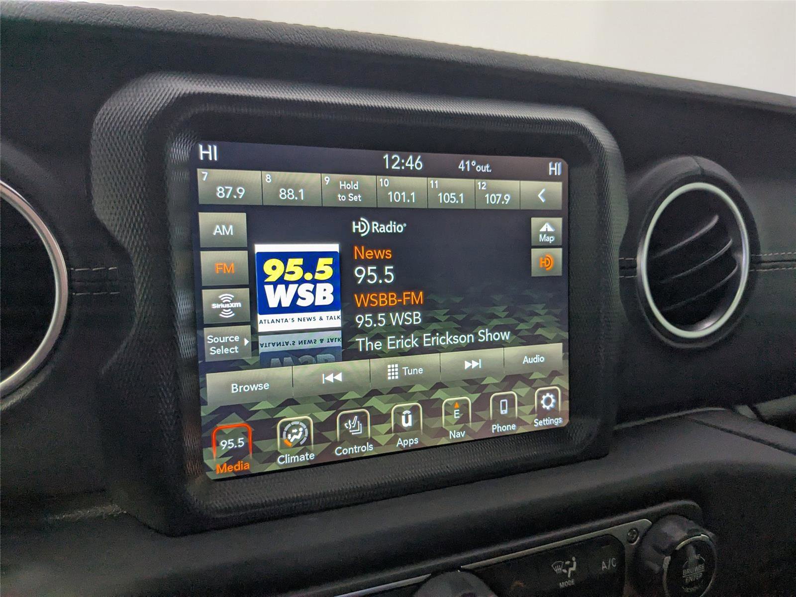 Used 2021 Jeep Wrangler Unlimited Sahara w/ Cold Weather Group image 16