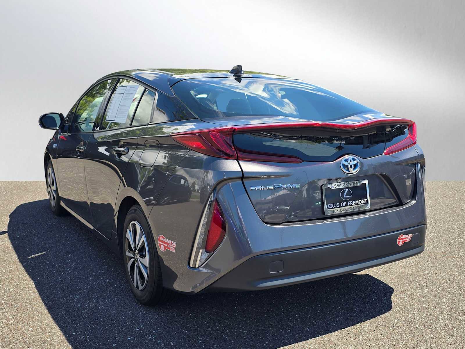 Used 2017 Toyota Prius Prime Premium image 5