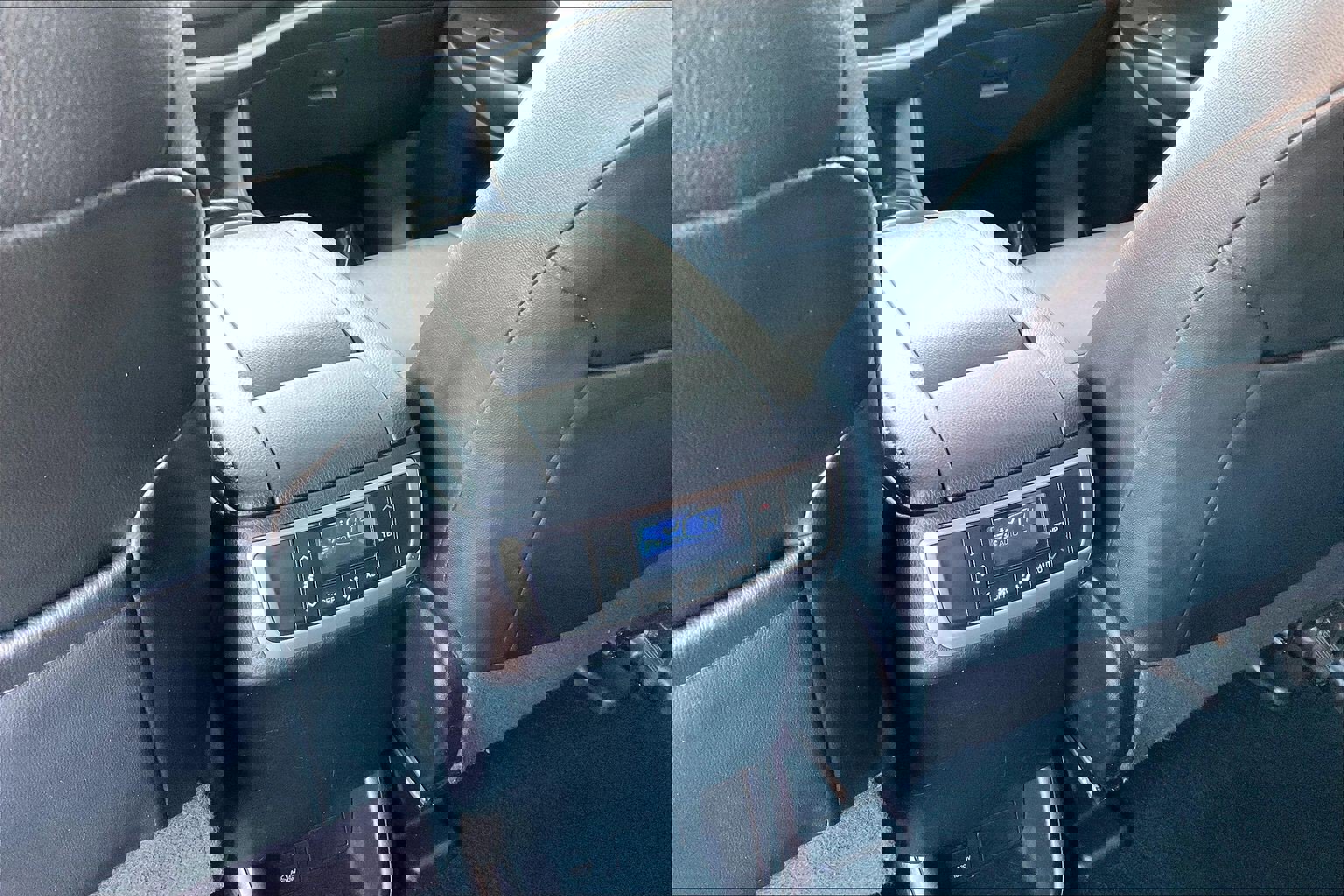 Used 2019 Toyota Highlander XLE image 10