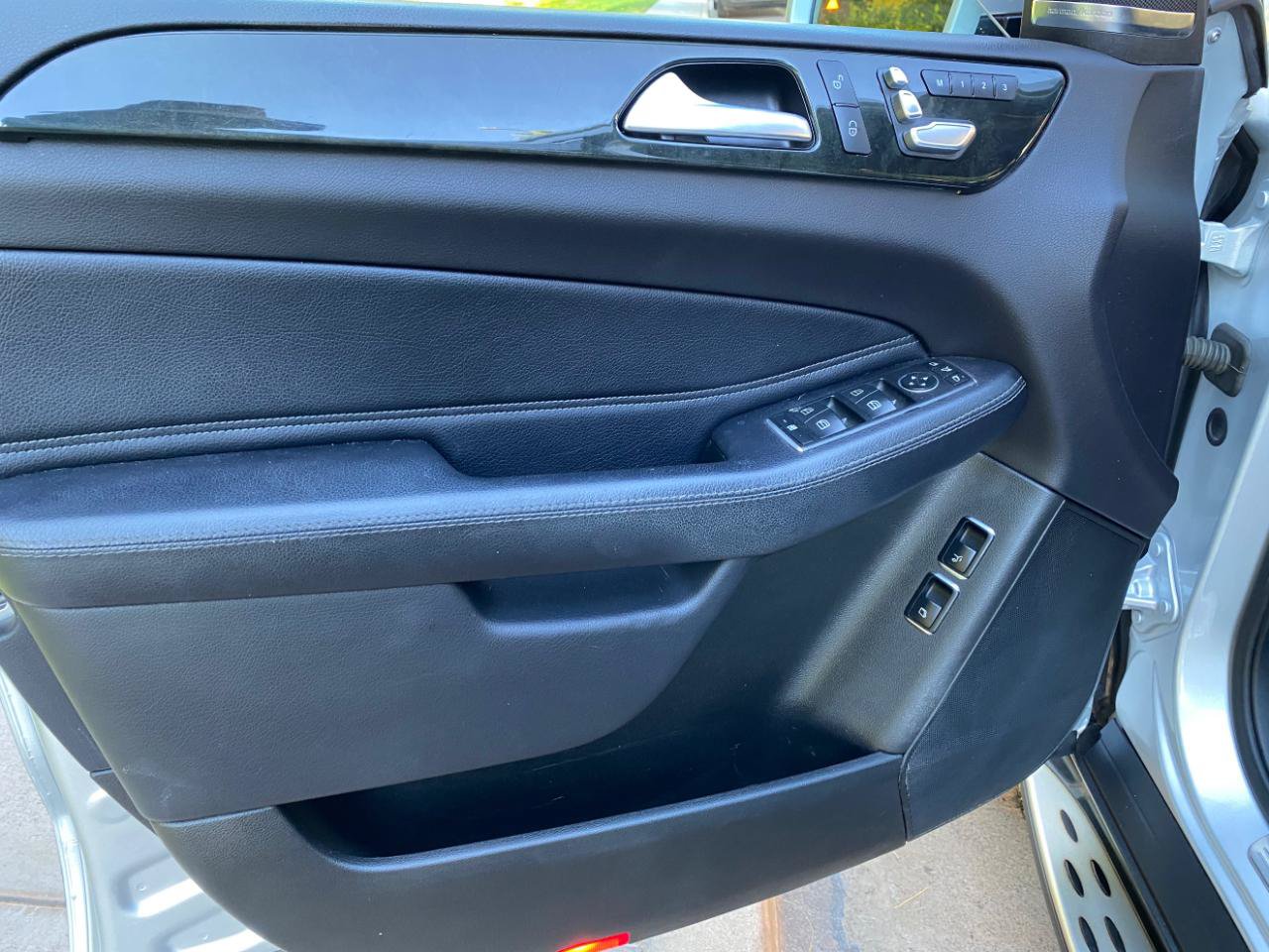 Used 2019 Mercedes-Benz GLS 450 4MATIC image 22