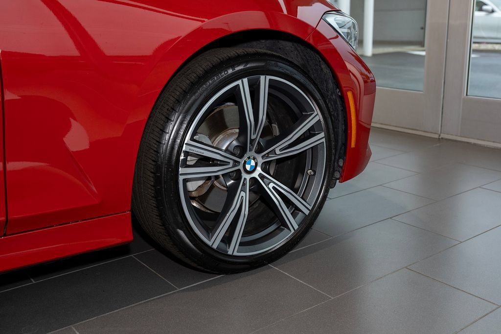 Used 2020 BMW 330i xDrive Sedan w/ Convenience Package AWD/4WD image 4