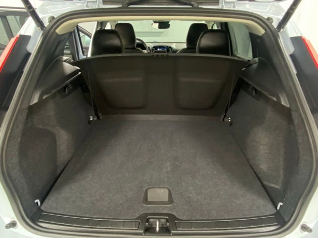 Used 2025 Volvo XC40 B5 Core image 7