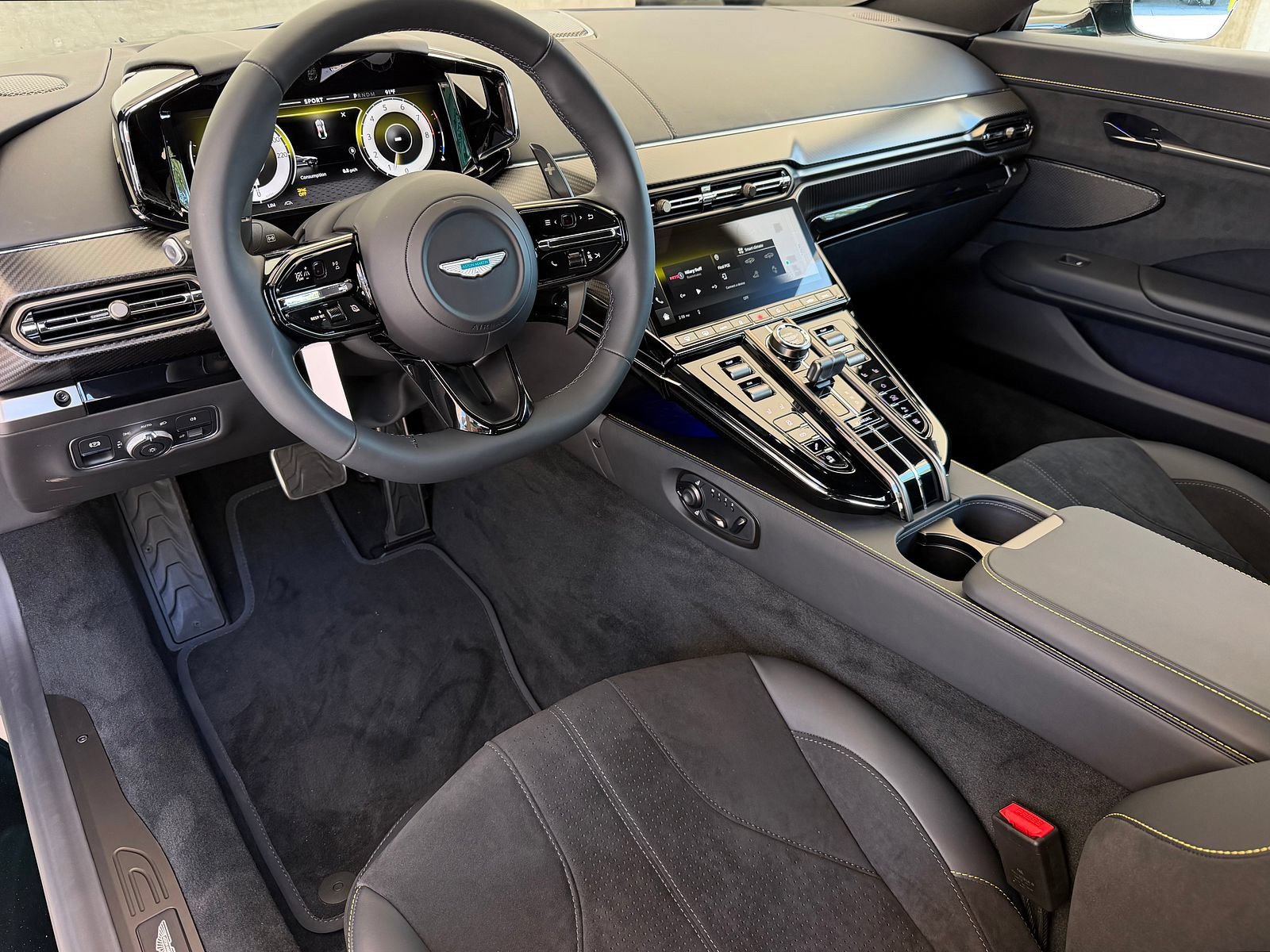 New 2026 Aston Martin V8 Vantage S RWD image 3