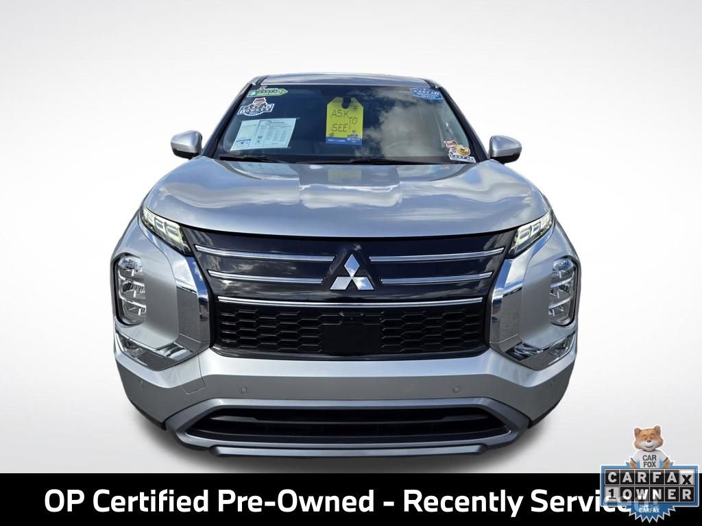 Used 2025 Mitsubishi Outlander SE FWD image 3