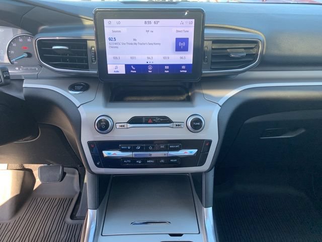 Used 2023 Ford Explorer XLT w/ Equipment Group 202A AWD/4WD image 32