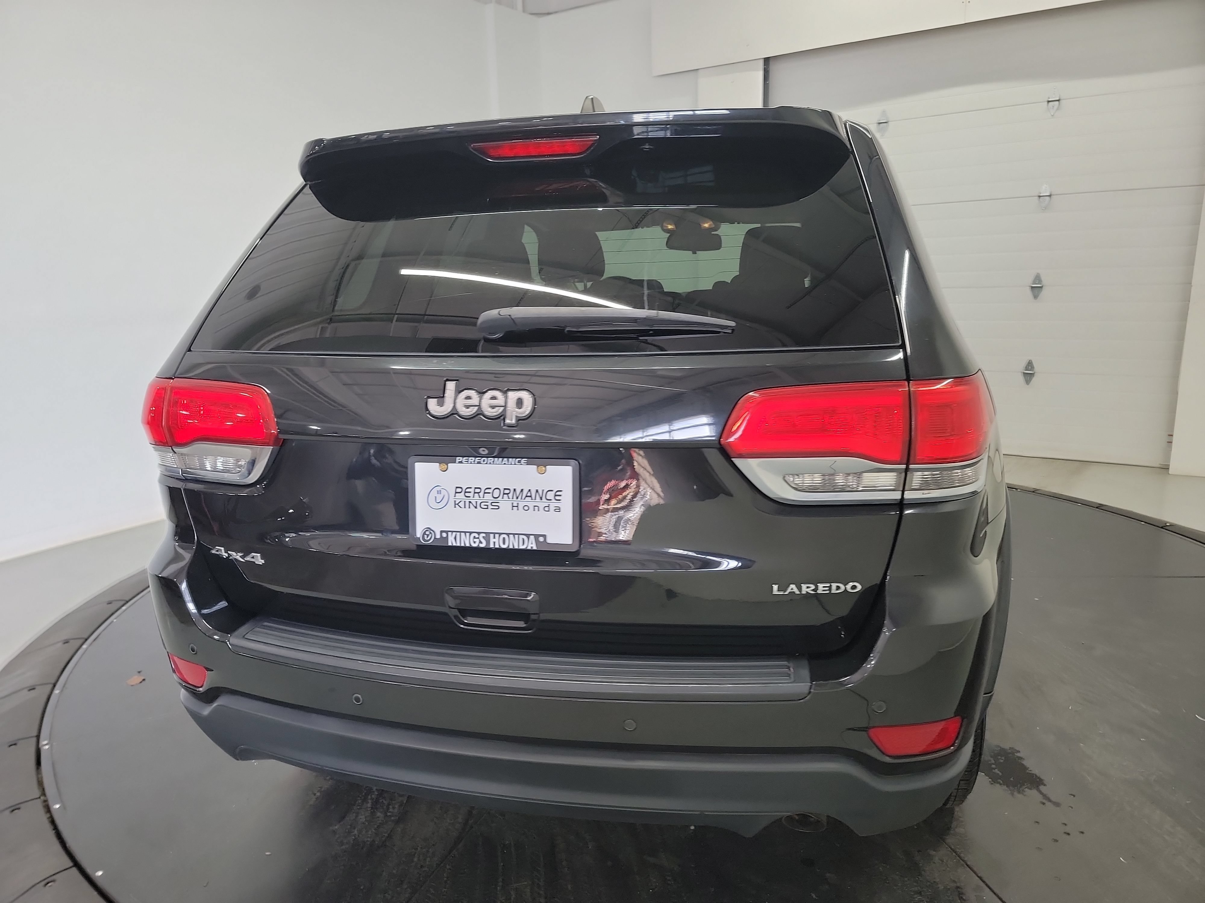 Used 2016 Jeep Grand Cherokee Laredo w/ Quick Order Package 23E AWD/4WD image 8