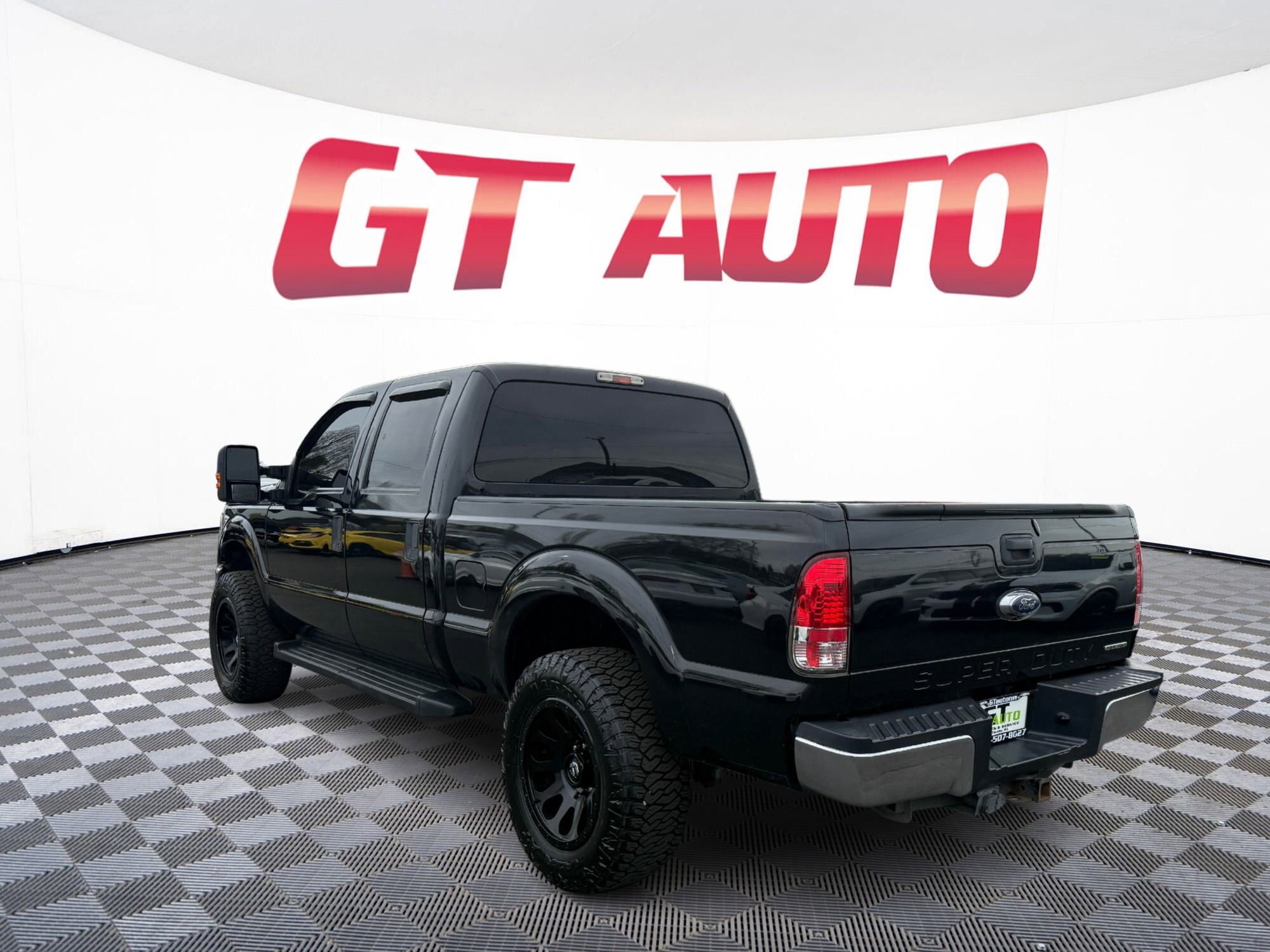 Used 2015 Ford F250 XLT w/ Camper Package image 5