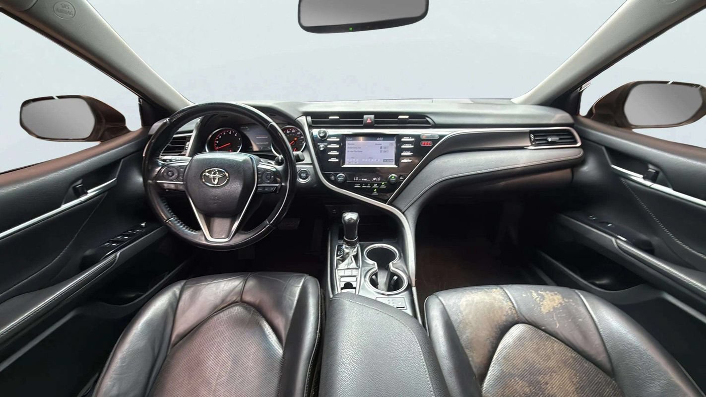 Used 2018 Toyota Camry XSE FWD image 11