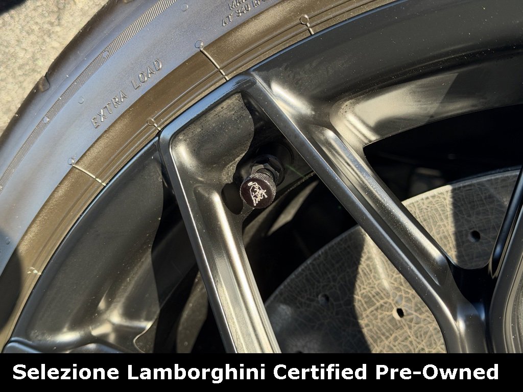 Used 2024 Lamborghini Revuelto image 13