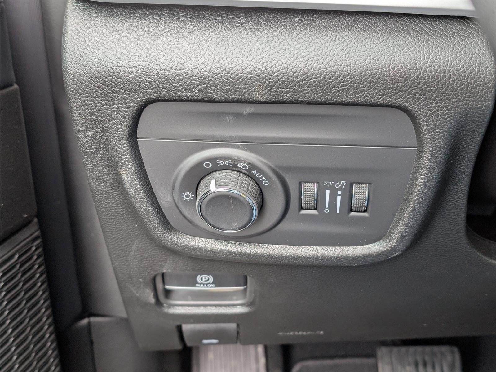 New 2026 Jeep Grand Cherokee Altitude AWD/4WD image 16