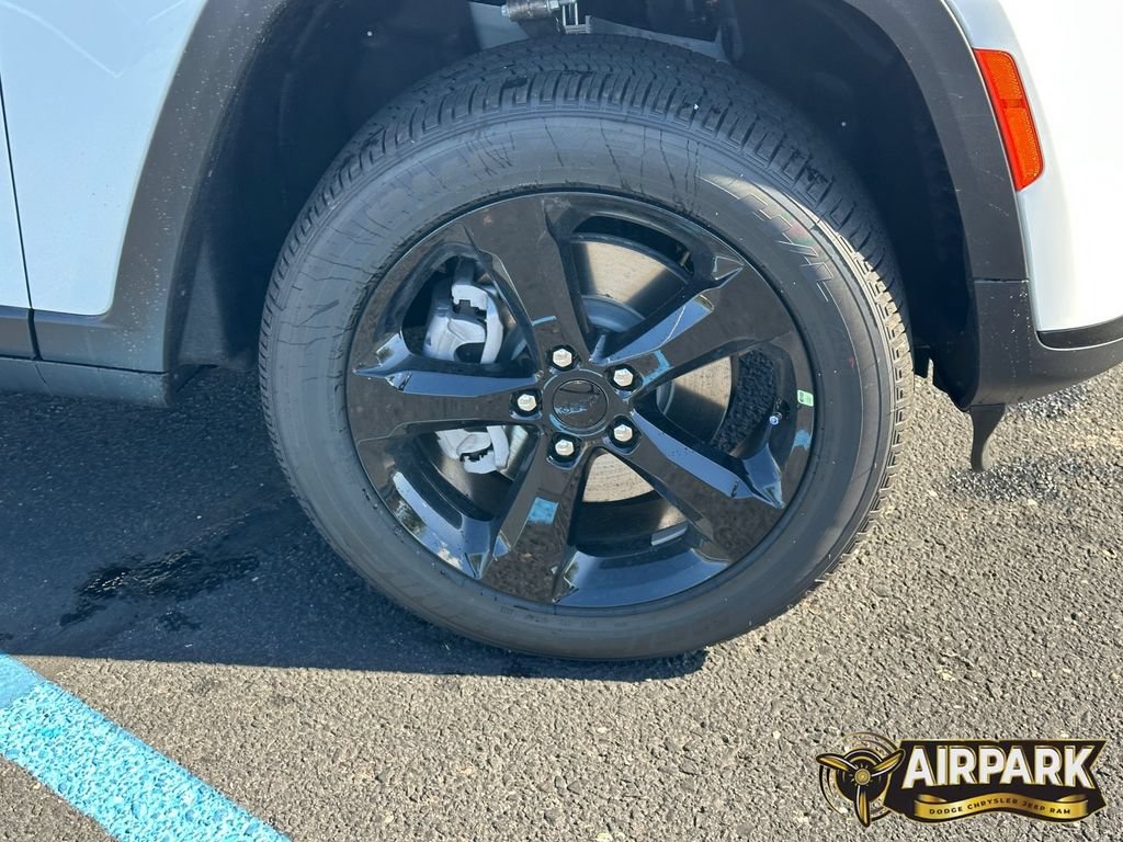 New 2025 Jeep Grand Cherokee L Altitude AWD/4WD image 10