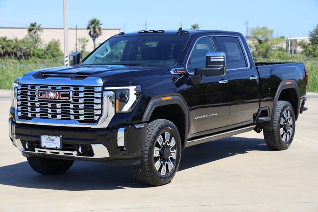 New 2026 GMC Sierra 2500 Denali w/ Max Trailering Package image 3