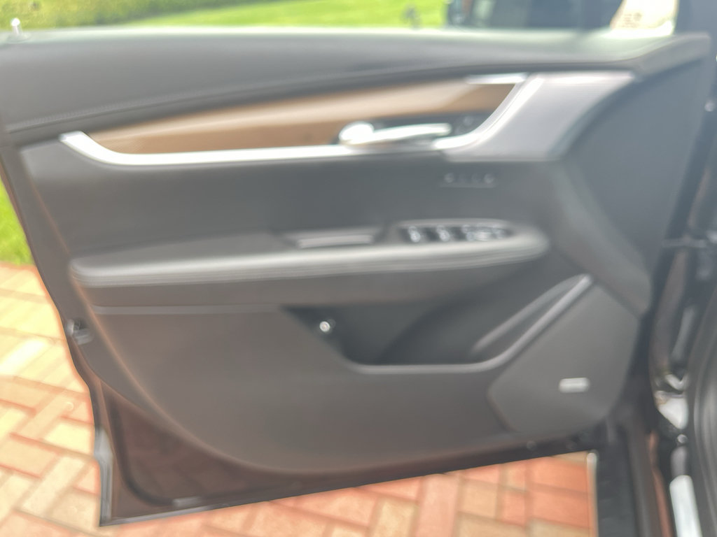 Used 2025 Cadillac XT6 Sport w/ Platinum Package AWD/4WD image 23