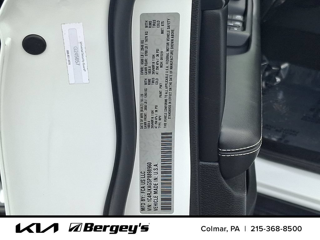 Used 2023 Jeep Grand Cherokee L Laredo AWD/4WD image 31