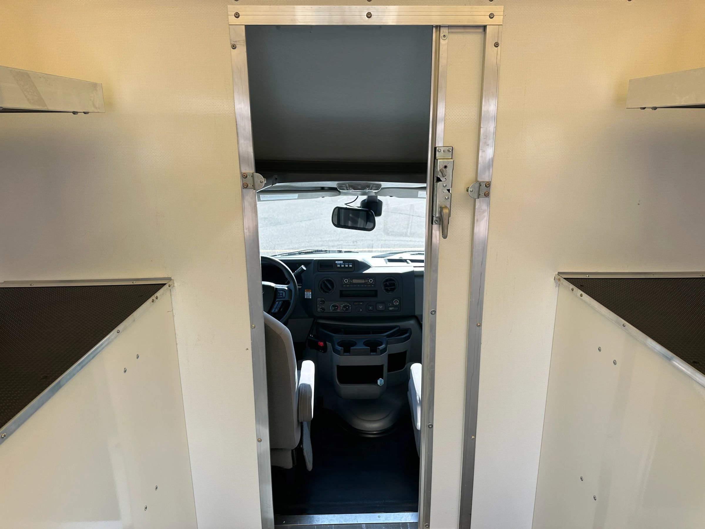 Used 2025 Ford E-450 and Econoline 450 Super Duty w/ Driver's Safety Package RWD image 13