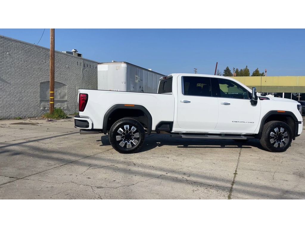 New 2026 GMC Sierra 2500 Denali w/ Denali Reserve Package AWD/4WD image 3