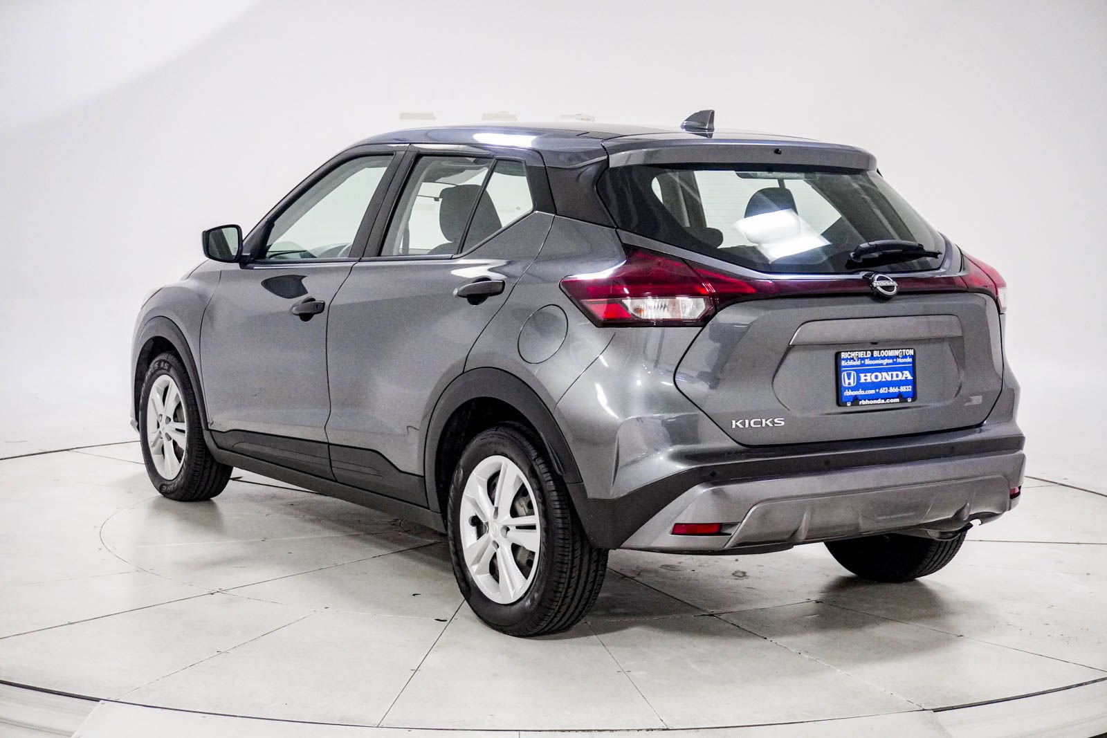 Used 2023 Nissan Kicks S FWD image 6