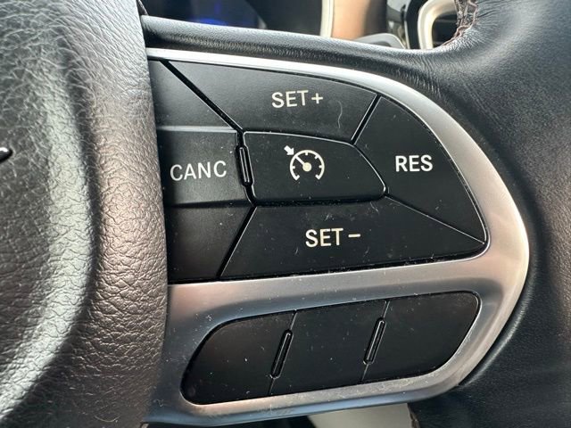 Certified 2017 Chrysler Pacifica Touring-L image 35