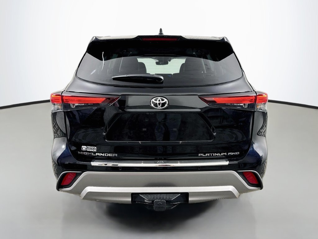 New 2026 Toyota Highlander Platinum AWD/4WD image 7