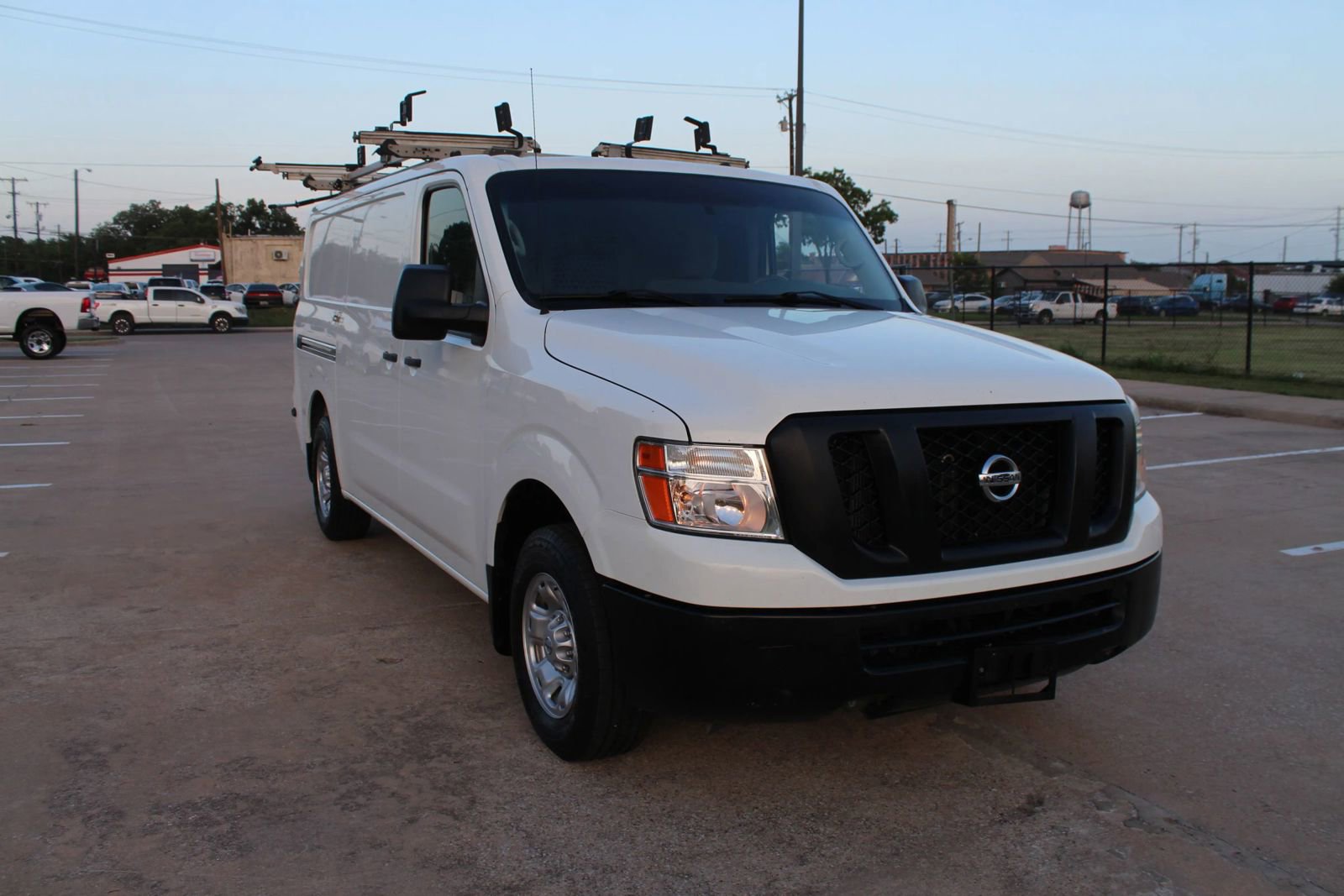 Used 2021 Nissan NV 2500 SV image 3
