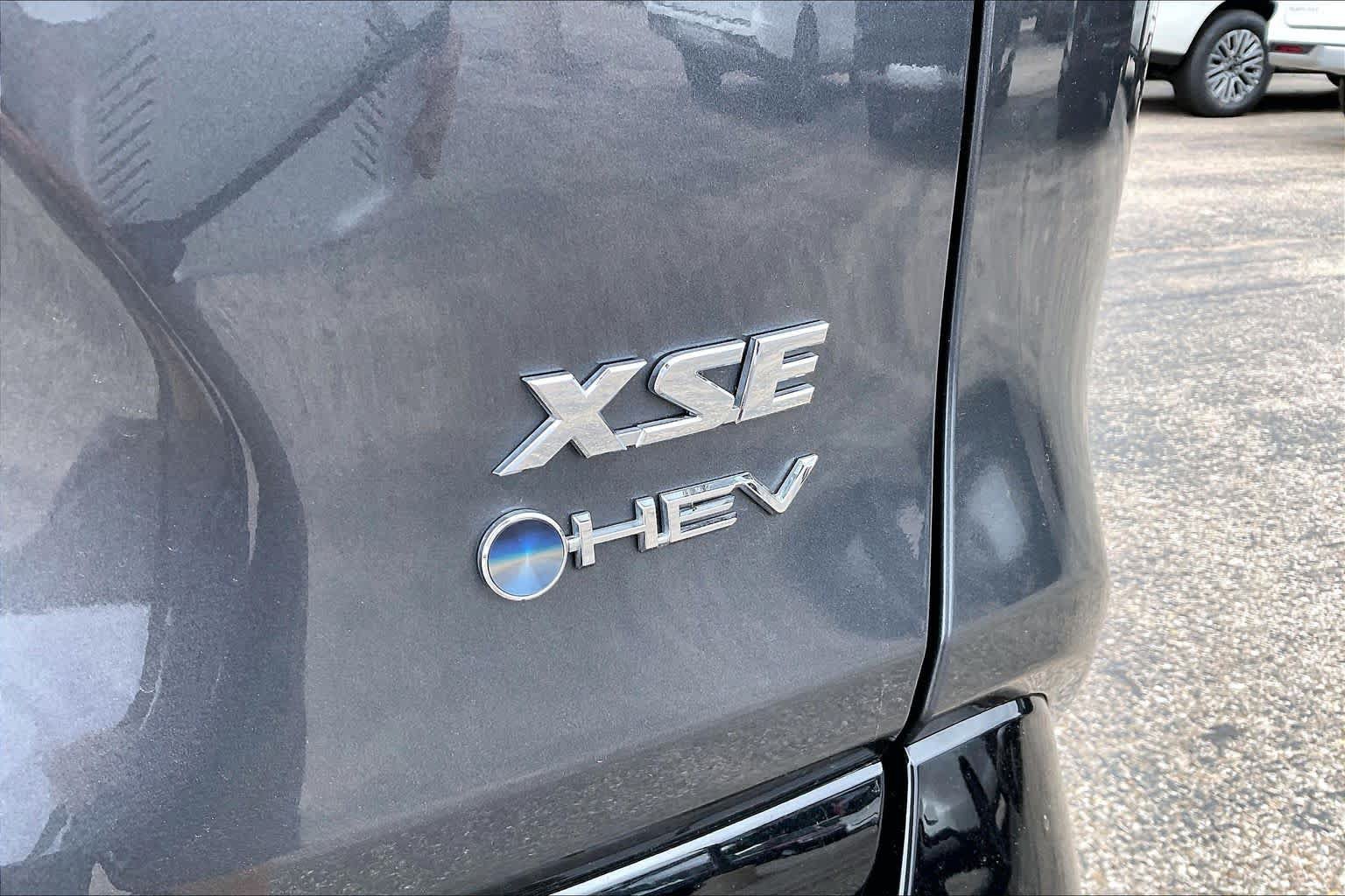 Used 2025 Toyota RAV4 XSE AWD/4WD image 10