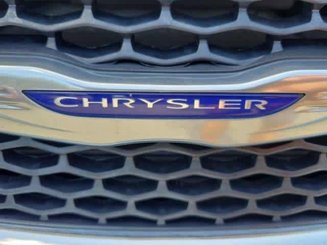 Used 2020 Chrysler Voyager Lxi FWD image 10