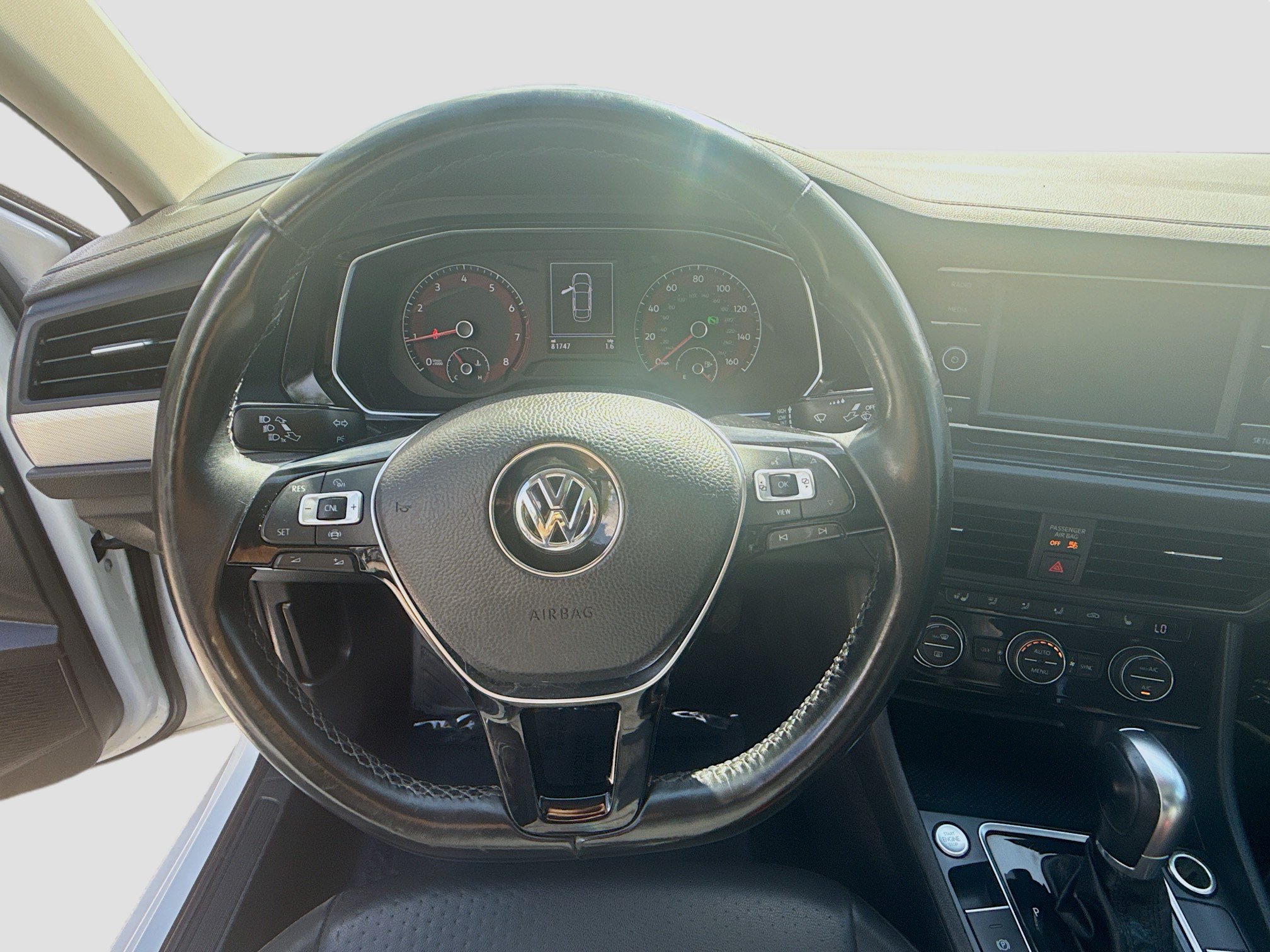Used 2019 Volkswagen Jetta SE w/ Cold Weather Package FWD image 10