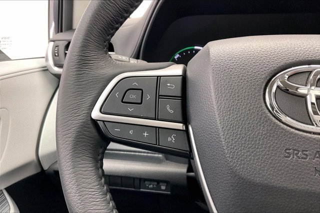 Used 2025 Toyota Sienna XLE image 21