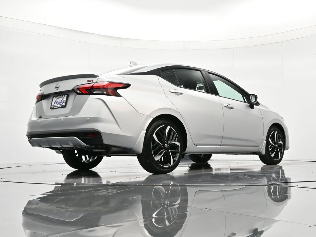 New 2025 Nissan Versa SR w/ Trunk Package FWD image 38