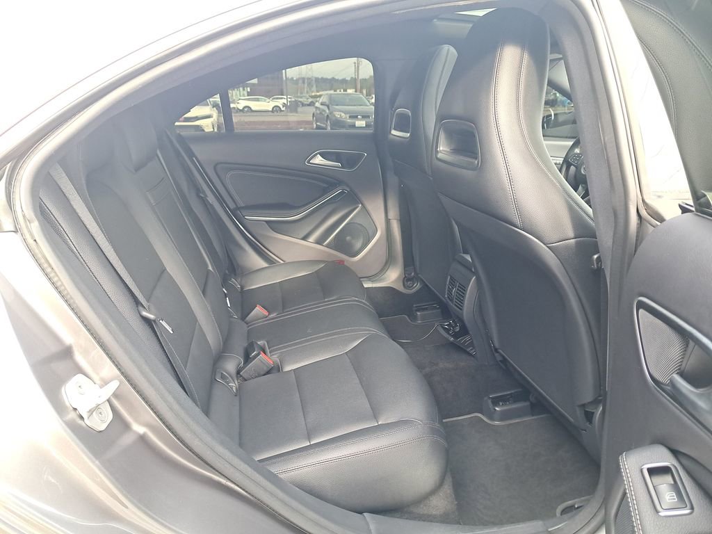 Used 2015 Mercedes-Benz CLA 250 image 15
