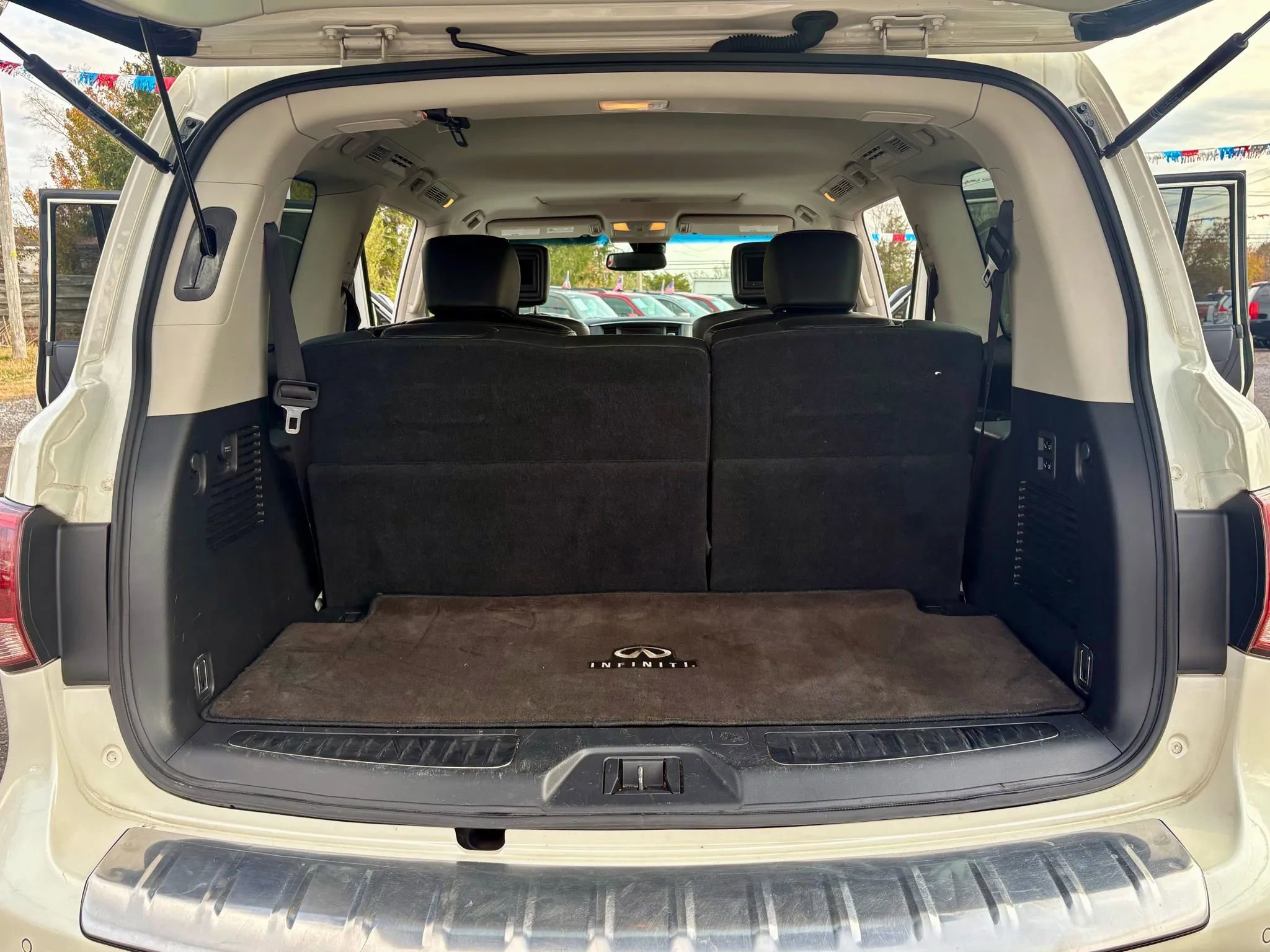 Used 2016 INFINITI QX80 4WD w/ Deluxe Technology Package image 25