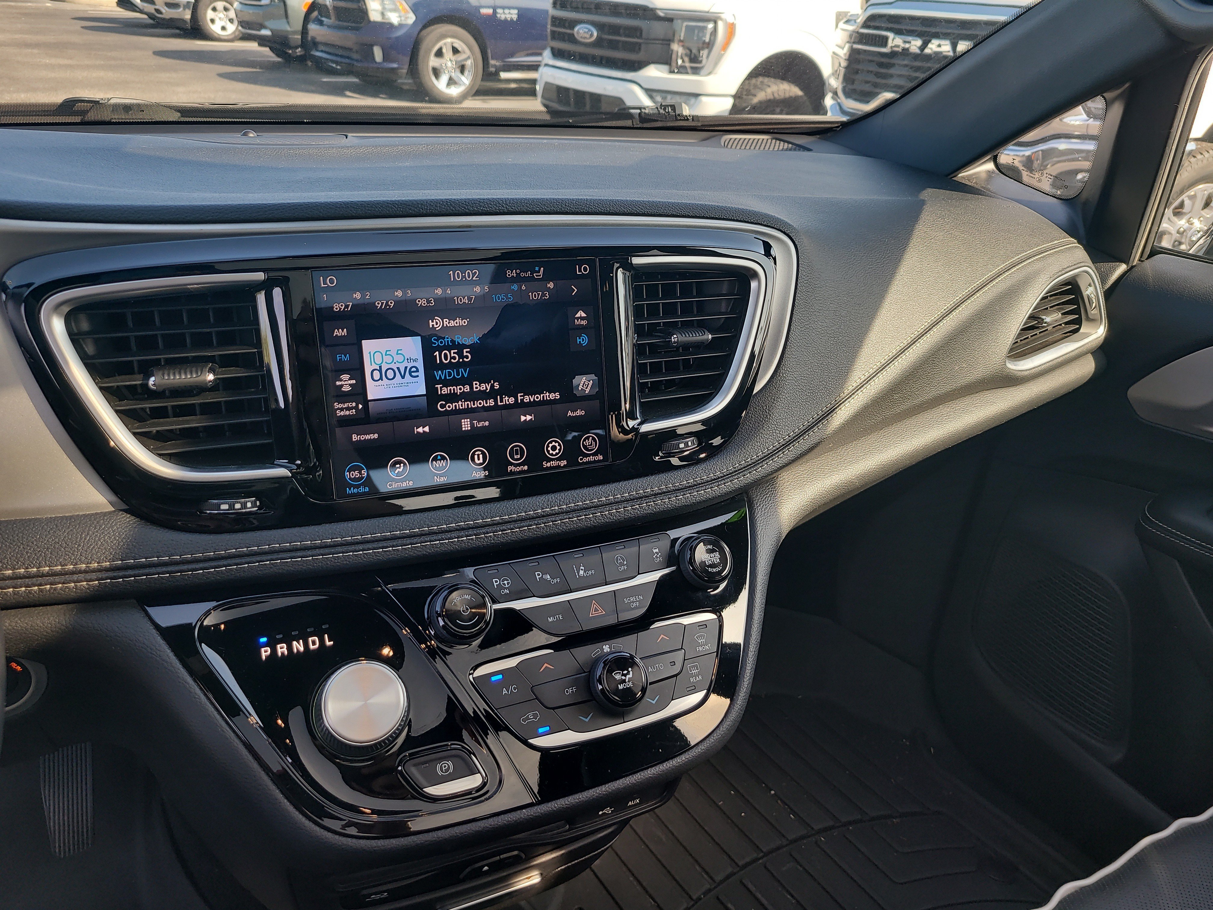 Used 2020 Chrysler Pacifica Limited w/ Advanced Safetytec Group FWD image 20