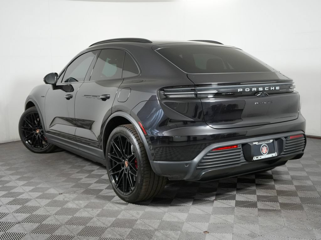 Certified 2025 Porsche Macan 4S Electric AWD/4WD image 3