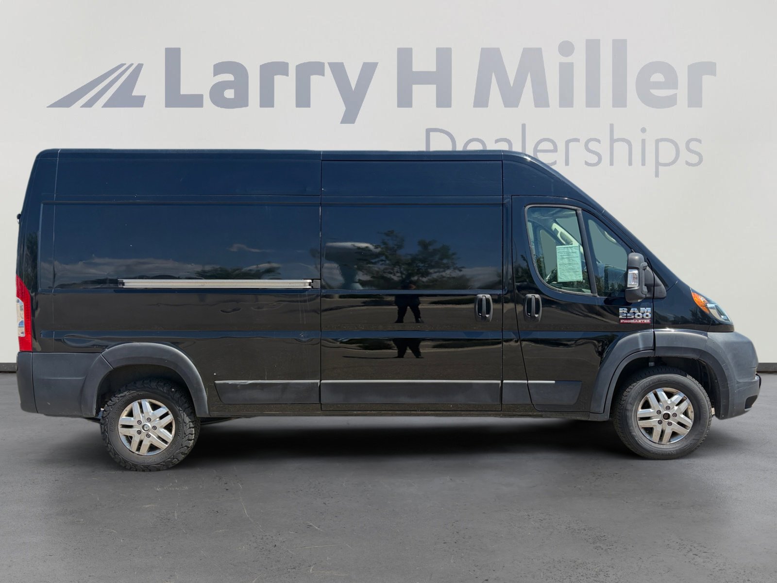 Used 2020 RAM ProMaster 2500 w/ RV Ready Prep Package FWD image 7