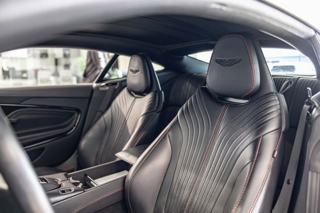 Used 2018 Aston Martin DB11 V12 image 16